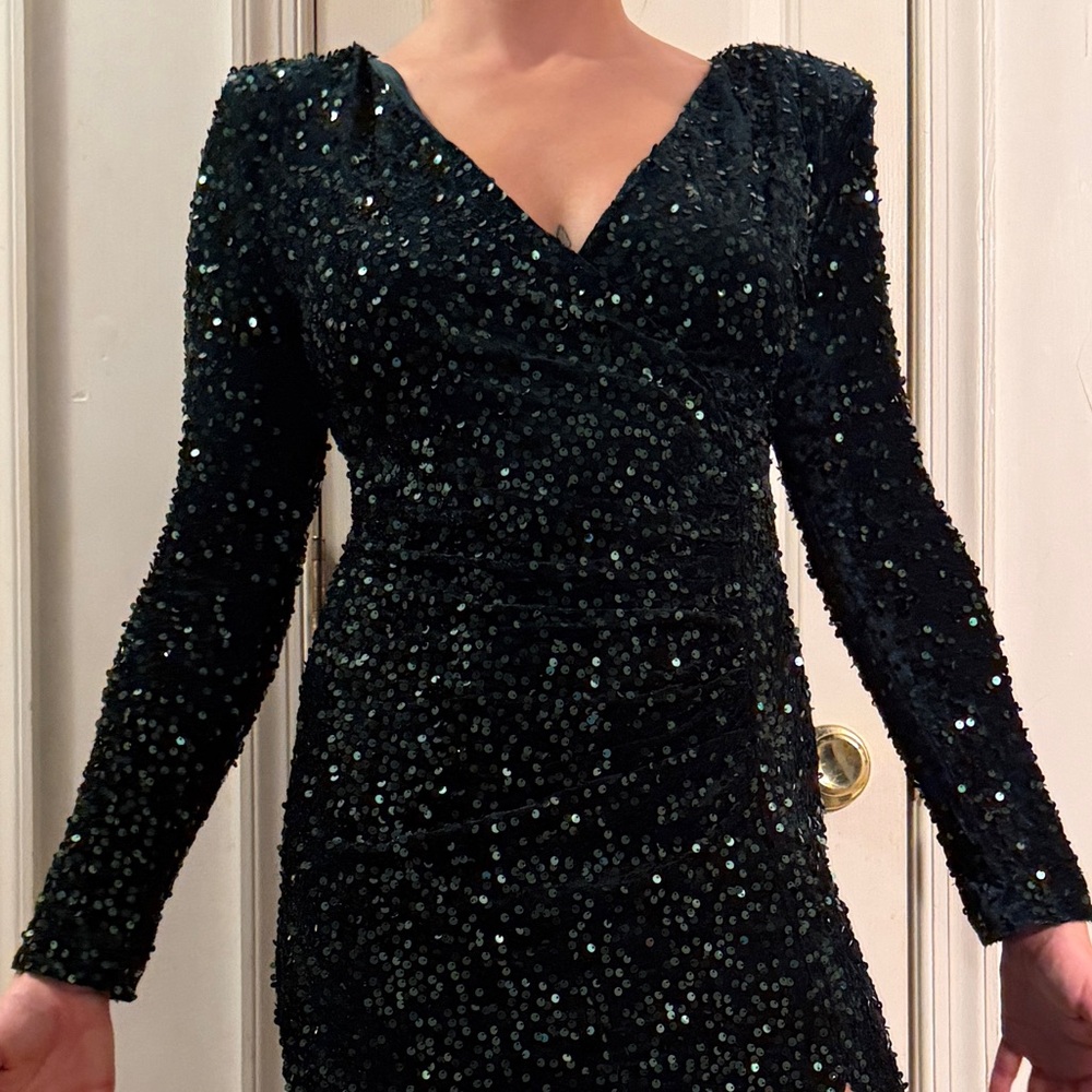 GREEN SEQUIN Long Sleeve
Formal Prom Pageant Evening
Wedding Gown Dress M 6/8 - Picture 4 of 9